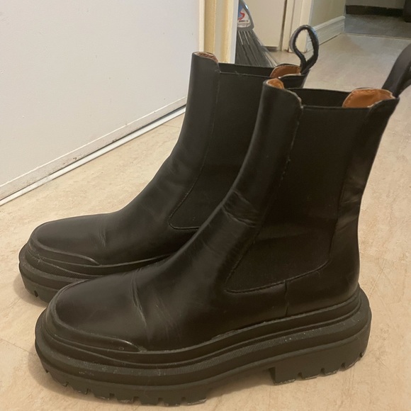 Zara boots - Picture 1 of 2